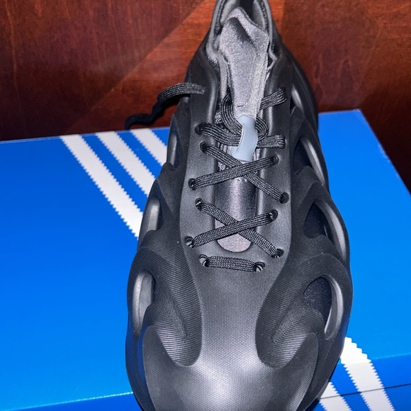 Adidas - Picture 2 of 5